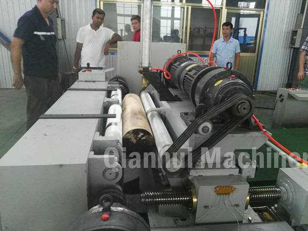 veneer lathe.jpg veneer lathe.jpg