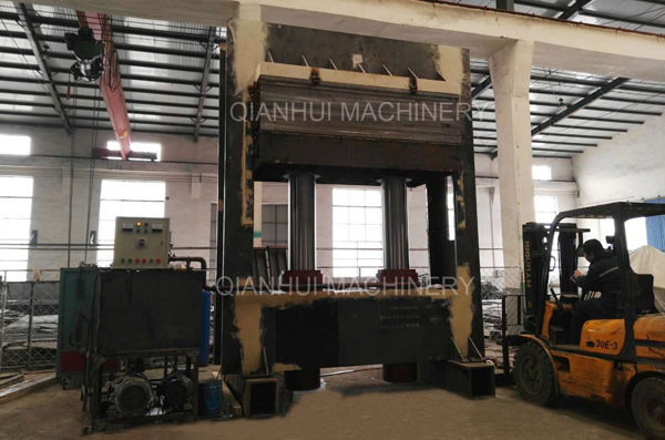 1515565781633769.jpg plywood hot press machine .jpg